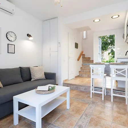 בית נופש Linda House מספאלומס